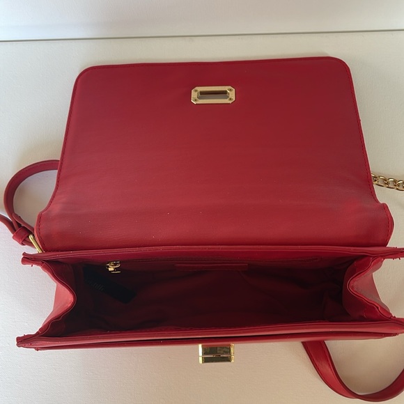 LIKE NEW RED BADGLEY MISCHKA GOLD STUDDED QUILTED CROSSBODY OR SHOULDER BAG - Picture 10 of 12